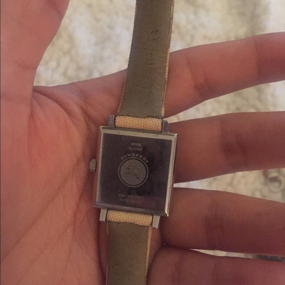 WOMENS BURBERRY WATCH - Picture 2 of 6